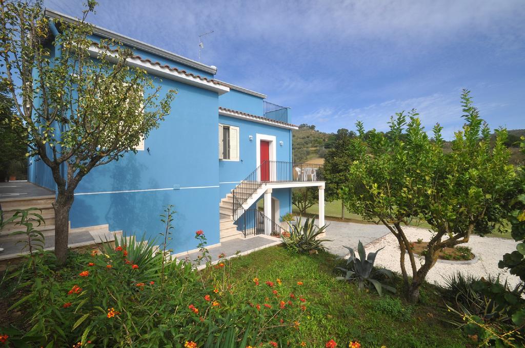 Апартаменты La Casa Blu Mirabella Imbaccari Экстерьер фото